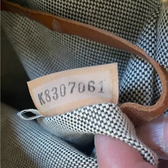 Dooney & Bourke spring time Yellow Hobo Bag. In great condition gently used. - Picture 8 of 10